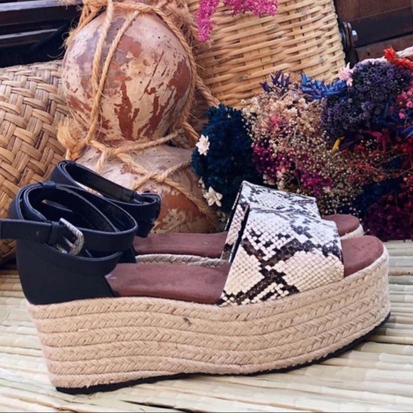 SUSANNA Snake Skin Print Ankle Wedge - Picture 2 of 7